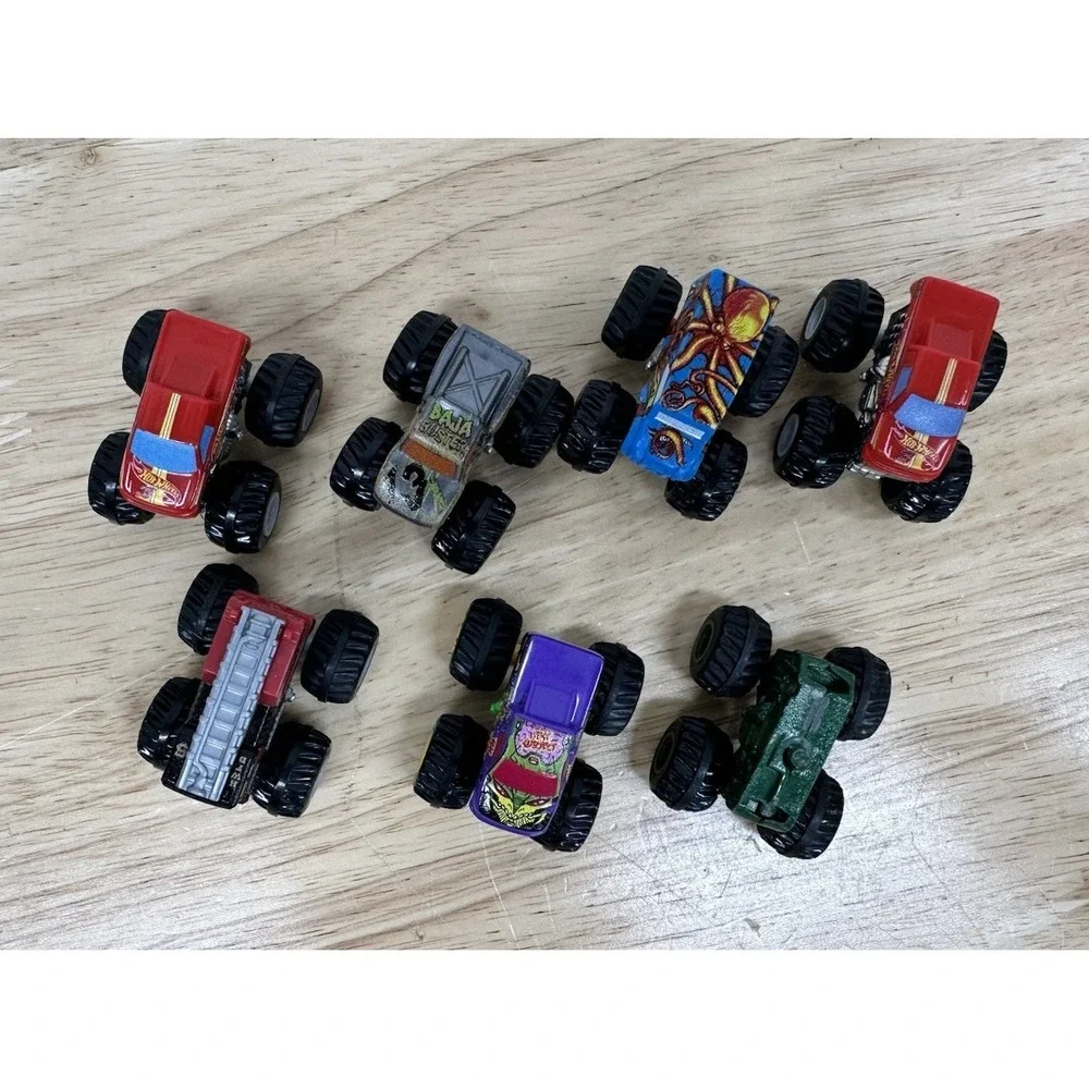 Monster Jam Minis Bundle of 7 Spin Master 1:87 Scale Diecast Trucks Toys